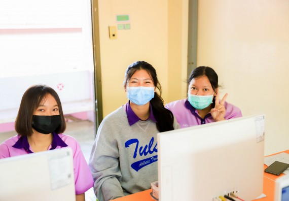 ภาพกิจกรรม   คณะวิทยาศาสตร์และเทคโนโลยี จัดค่ายวิทยาศาสตร์สัญจรโรงเรียนคลองขลุงราษฎร์รังสรรค์