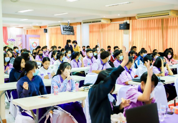 ภาพกิจกรรม   คณะวิทยาศาสตร์และเทคโนโลยี จัดค่ายวิทยาศาสตร์สัญจรโรงเรียนคลองขลุงราษฎร์รังสรรค์
