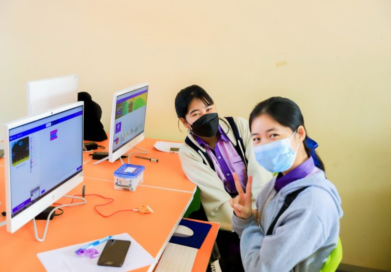 ภาพกิจกรรม   คณะวิทยาศาสตร์และเทคโนโลยี จัดค่ายวิทยาศาสตร์สัญจรโรงเรียนคลองขลุงราษฎร์รังสรรค์