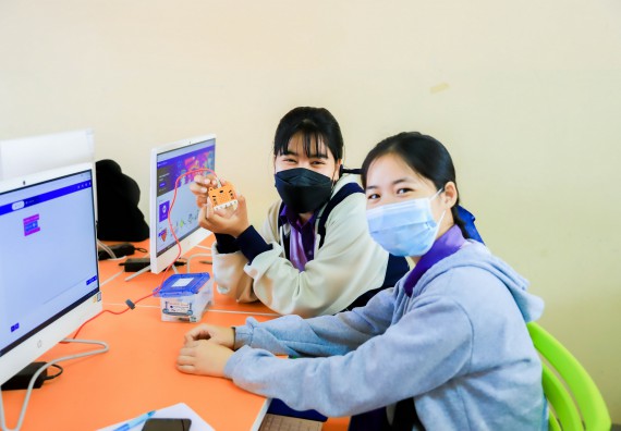 ภาพกิจกรรม   คณะวิทยาศาสตร์และเทคโนโลยี จัดค่ายวิทยาศาสตร์สัญจรโรงเรียนคลองขลุงราษฎร์รังสรรค์