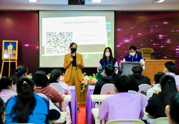 ภาพกิจกรรม   คณะวิทยาศาสตร์และเทคโนโลยี จัดค่ายวิทยาศาสตร์สัญจรโรงเรียนคลองขลุงราษฎร์รังสรรค์