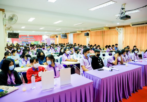 ภาพกิจกรรม   คณะวิทยาศาสตร์และเทคโนโลยี จัดค่ายวิทยาศาสตร์สัญจรโรงเรียนคลองขลุงราษฎร์รังสรรค์
