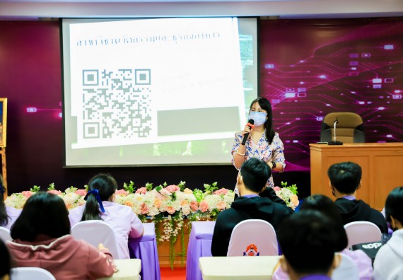 ภาพกิจกรรม   คณะวิทยาศาสตร์และเทคโนโลยี จัดค่ายวิทยาศาสตร์สัญจรโรงเรียนคลองขลุงราษฎร์รังสรรค์