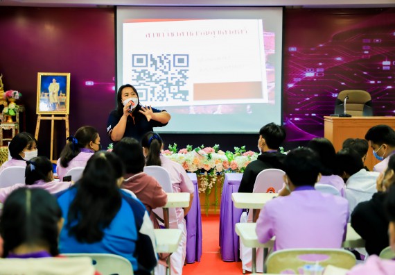 ภาพกิจกรรม   คณะวิทยาศาสตร์และเทคโนโลยี จัดค่ายวิทยาศาสตร์สัญจรโรงเรียนคลองขลุงราษฎร์รังสรรค์