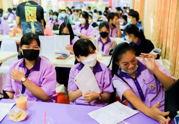ภาพกิจกรรม   คณะวิทยาศาสตร์และเทคโนโลยี จัดค่ายวิทยาศาสตร์สัญจรโรงเรียนคลองขลุงราษฎร์รังสรรค์