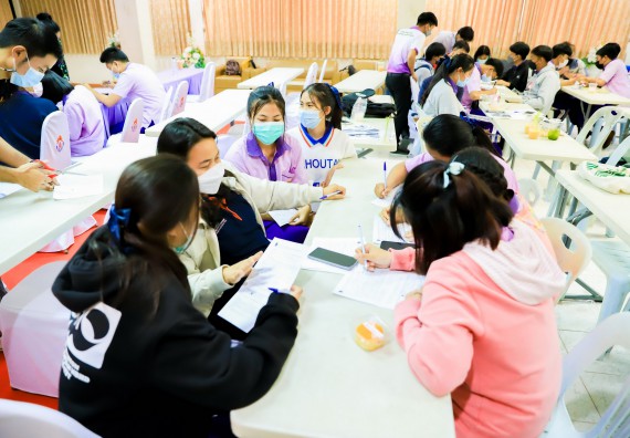 ภาพกิจกรรม   คณะวิทยาศาสตร์และเทคโนโลยี จัดค่ายวิทยาศาสตร์สัญจรโรงเรียนคลองขลุงราษฎร์รังสรรค์