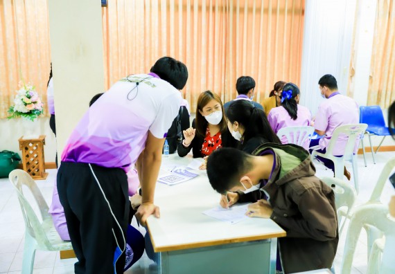 ภาพกิจกรรม   คณะวิทยาศาสตร์และเทคโนโลยี จัดค่ายวิทยาศาสตร์สัญจรโรงเรียนคลองขลุงราษฎร์รังสรรค์