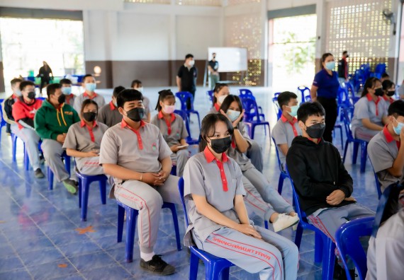 ภาพกิจกรรม  คณะวิทยาศาสตร์และเทคโนโลยี จัดค่ายวิทยาศาสตร์สัญจรโรงเรียนสักงามวิทยา