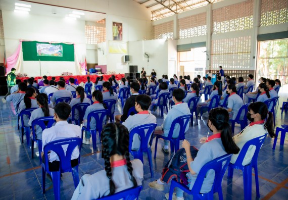 ภาพกิจกรรม  คณะวิทยาศาสตร์และเทคโนโลยี จัดค่ายวิทยาศาสตร์สัญจรโรงเรียนสักงามวิทยา