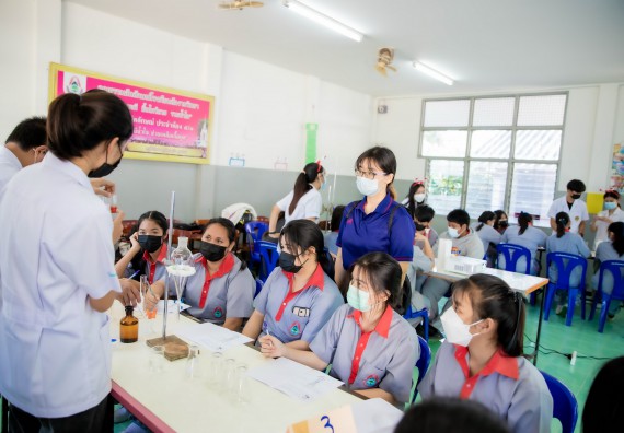 ภาพกิจกรรม  คณะวิทยาศาสตร์และเทคโนโลยี จัดค่ายวิทยาศาสตร์สัญจรโรงเรียนสักงามวิทยา