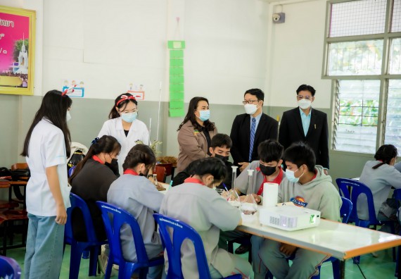 ภาพกิจกรรม  คณะวิทยาศาสตร์และเทคโนโลยี จัดค่ายวิทยาศาสตร์สัญจรโรงเรียนสักงามวิทยา