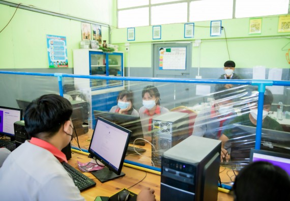 ภาพกิจกรรม  คณะวิทยาศาสตร์และเทคโนโลยี จัดค่ายวิทยาศาสตร์สัญจรโรงเรียนสักงามวิทยา