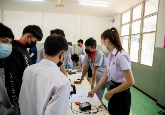 ภาพกิจกรรม  คณะวิทยาศาสตร์และเทคโนโลยี จัดค่ายวิทยาศาสตร์สัญจรโรงเรียนสักงามวิทยา