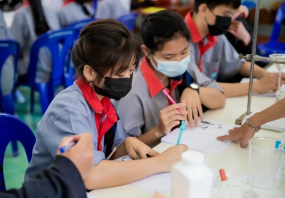 ภาพกิจกรรม  คณะวิทยาศาสตร์และเทคโนโลยี จัดค่ายวิทยาศาสตร์สัญจรโรงเรียนสักงามวิทยา