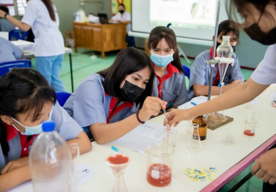 ภาพกิจกรรม  คณะวิทยาศาสตร์และเทคโนโลยี จัดค่ายวิทยาศาสตร์สัญจรโรงเรียนสักงามวิทยา