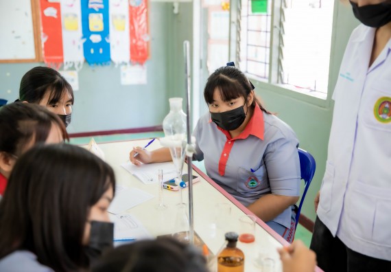 ภาพกิจกรรม  คณะวิทยาศาสตร์และเทคโนโลยี จัดค่ายวิทยาศาสตร์สัญจรโรงเรียนสักงามวิทยา