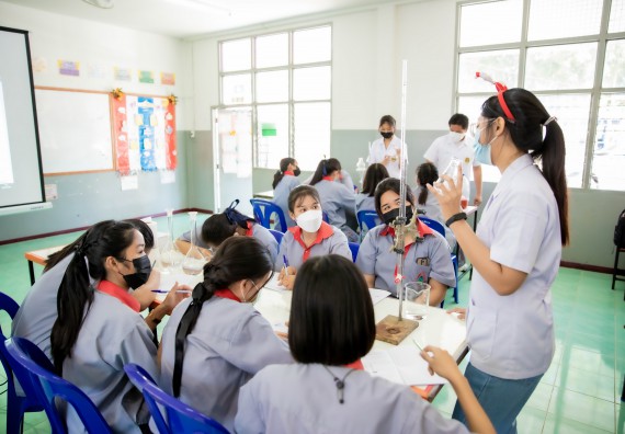 ภาพกิจกรรม  คณะวิทยาศาสตร์และเทคโนโลยี จัดค่ายวิทยาศาสตร์สัญจรโรงเรียนสักงามวิทยา