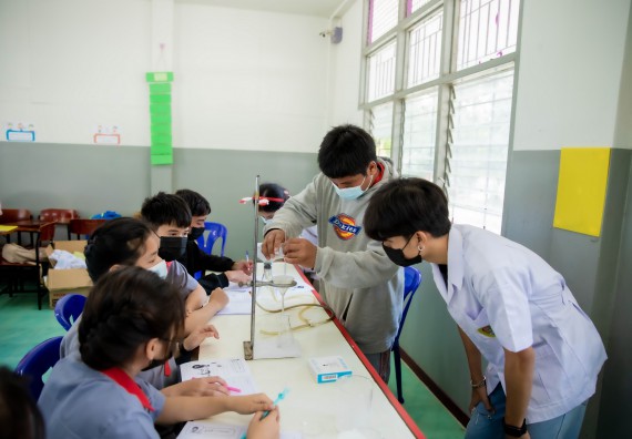 ภาพกิจกรรม  คณะวิทยาศาสตร์และเทคโนโลยี จัดค่ายวิทยาศาสตร์สัญจรโรงเรียนสักงามวิทยา