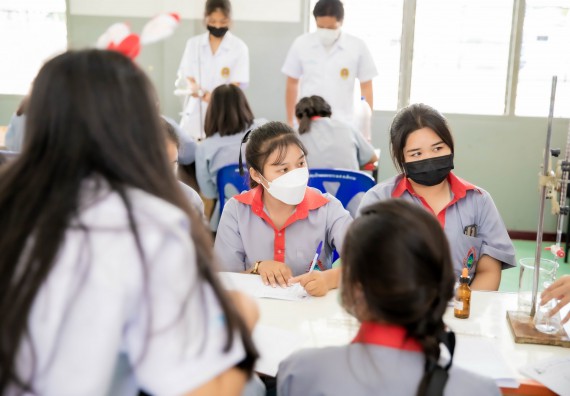 ภาพกิจกรรม  คณะวิทยาศาสตร์และเทคโนโลยี จัดค่ายวิทยาศาสตร์สัญจรโรงเรียนสักงามวิทยา