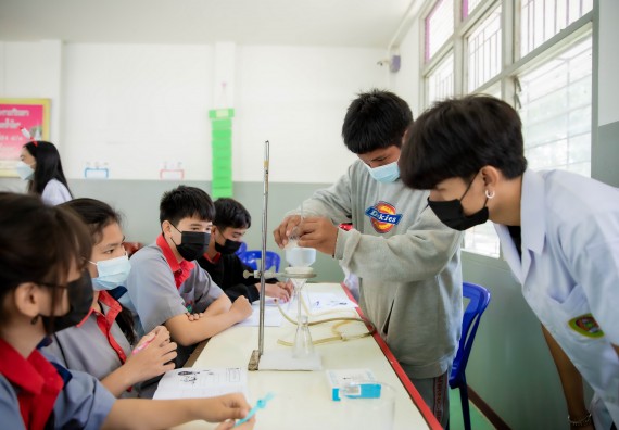 ภาพกิจกรรม  คณะวิทยาศาสตร์และเทคโนโลยี จัดค่ายวิทยาศาสตร์สัญจรโรงเรียนสักงามวิทยา