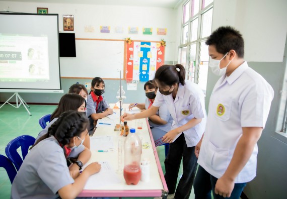 ภาพกิจกรรม  คณะวิทยาศาสตร์และเทคโนโลยี จัดค่ายวิทยาศาสตร์สัญจรโรงเรียนสักงามวิทยา