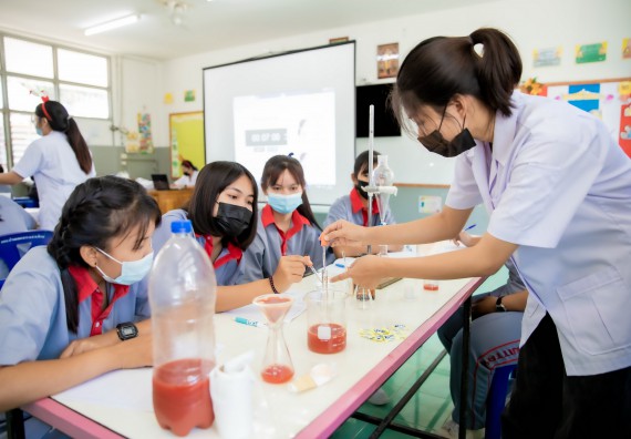 ภาพกิจกรรม  คณะวิทยาศาสตร์และเทคโนโลยี จัดค่ายวิทยาศาสตร์สัญจรโรงเรียนสักงามวิทยา