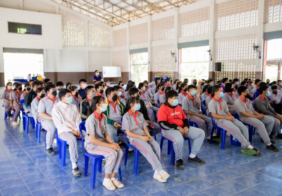 ภาพกิจกรรม  คณะวิทยาศาสตร์และเทคโนโลยี จัดค่ายวิทยาศาสตร์สัญจรโรงเรียนสักงามวิทยา