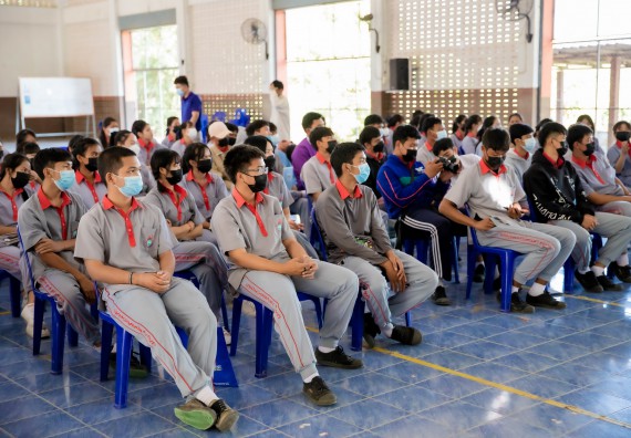 ภาพกิจกรรม  คณะวิทยาศาสตร์และเทคโนโลยี จัดค่ายวิทยาศาสตร์สัญจรโรงเรียนสักงามวิทยา