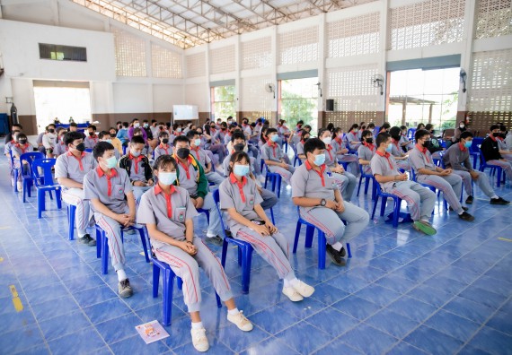 ภาพกิจกรรม  คณะวิทยาศาสตร์และเทคโนโลยี จัดค่ายวิทยาศาสตร์สัญจรโรงเรียนสักงามวิทยา