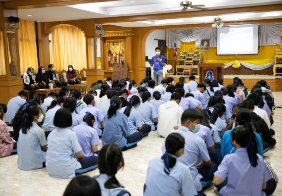 ภาพกิจกรรม  คณะวิทยาศาสตร์และเทคโนโลยี จัดค่ายวิทยาศาสตร์สัญจรโรงเรียนมัธยมพัชรกิติยาภา 2 กำแพงเพชร