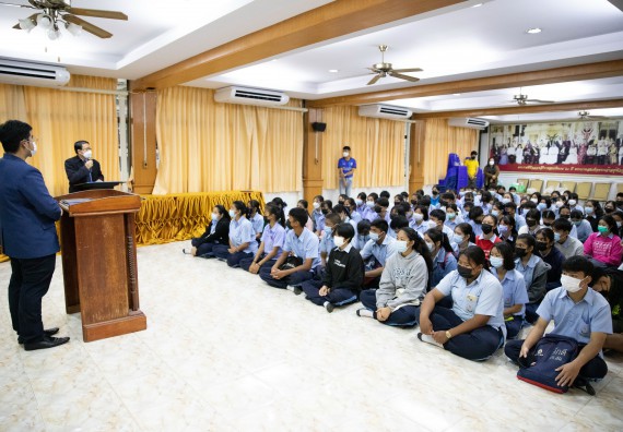 ภาพกิจกรรม  คณะวิทยาศาสตร์และเทคโนโลยี จัดค่ายวิทยาศาสตร์สัญจรโรงเรียนมัธยมพัชรกิติยาภา 2 กำแพงเพชร