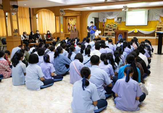 ภาพกิจกรรม  คณะวิทยาศาสตร์และเทคโนโลยี จัดค่ายวิทยาศาสตร์สัญจรโรงเรียนมัธยมพัชรกิติยาภา 2 กำแพงเพชร