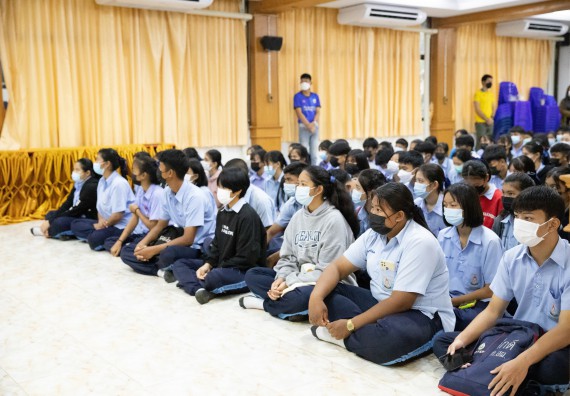 ภาพกิจกรรม  คณะวิทยาศาสตร์และเทคโนโลยี จัดค่ายวิทยาศาสตร์สัญจรโรงเรียนมัธยมพัชรกิติยาภา 2 กำแพงเพชร
