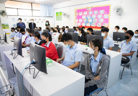 ภาพกิจกรรม  คณะวิทยาศาสตร์และเทคโนโลยี จัดค่ายวิทยาศาสตร์สัญจรโรงเรียนมัธยมพัชรกิติยาภา 2 กำแพงเพชร