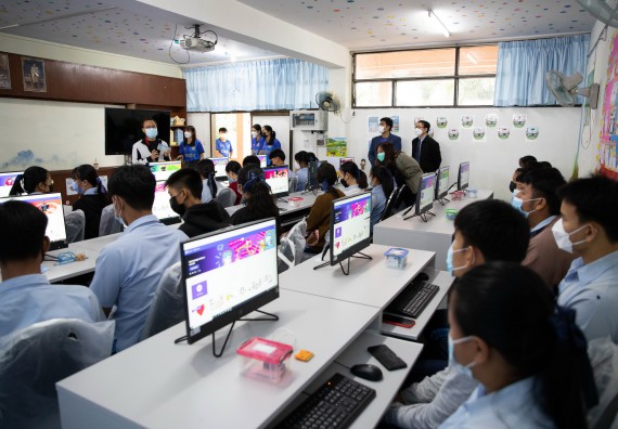 ภาพกิจกรรม  คณะวิทยาศาสตร์และเทคโนโลยี จัดค่ายวิทยาศาสตร์สัญจรโรงเรียนมัธยมพัชรกิติยาภา 2 กำแพงเพชร