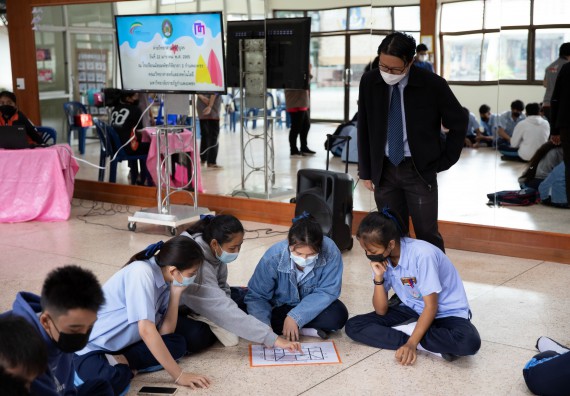 ภาพกิจกรรม  คณะวิทยาศาสตร์และเทคโนโลยี จัดค่ายวิทยาศาสตร์สัญจรโรงเรียนมัธยมพัชรกิติยาภา 2 กำแพงเพชร