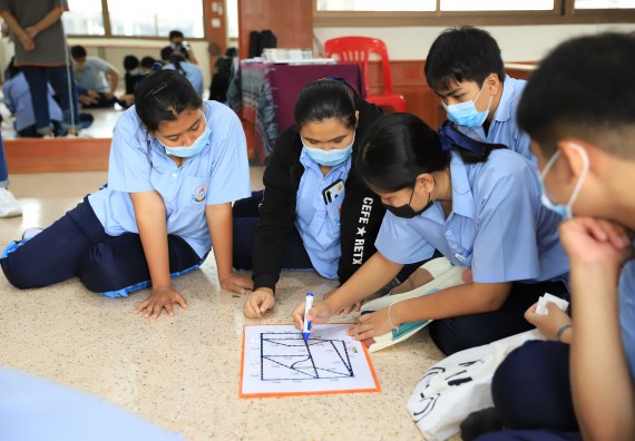 ภาพกิจกรรม  คณะวิทยาศาสตร์และเทคโนโลยี จัดค่ายวิทยาศาสตร์สัญจรโรงเรียนมัธยมพัชรกิติยาภา 2 กำแพงเพชร