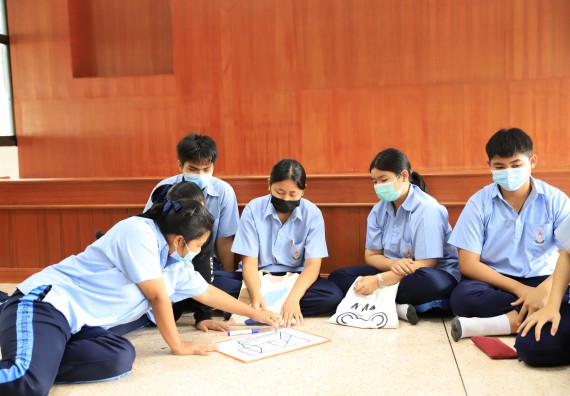 ภาพกิจกรรม  คณะวิทยาศาสตร์และเทคโนโลยี จัดค่ายวิทยาศาสตร์สัญจรโรงเรียนมัธยมพัชรกิติยาภา 2 กำแพงเพชร