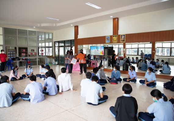 ภาพกิจกรรม  คณะวิทยาศาสตร์และเทคโนโลยี จัดค่ายวิทยาศาสตร์สัญจรโรงเรียนมัธยมพัชรกิติยาภา 2 กำแพงเพชร