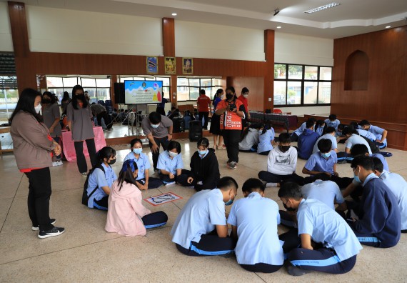 ภาพกิจกรรม  คณะวิทยาศาสตร์และเทคโนโลยี จัดค่ายวิทยาศาสตร์สัญจรโรงเรียนมัธยมพัชรกิติยาภา 2 กำแพงเพชร