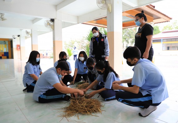 ภาพกิจกรรม  คณะวิทยาศาสตร์และเทคโนโลยี จัดค่ายวิทยาศาสตร์สัญจรโรงเรียนมัธยมพัชรกิติยาภา 2 กำแพงเพชร