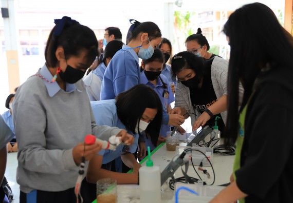 ภาพกิจกรรม  คณะวิทยาศาสตร์และเทคโนโลยี จัดค่ายวิทยาศาสตร์สัญจรโรงเรียนมัธยมพัชรกิติยาภา 2 กำแพงเพชร