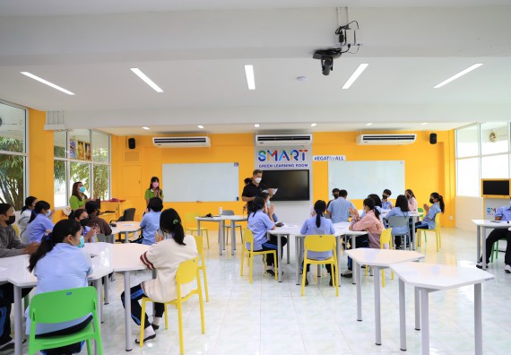 ภาพกิจกรรม  คณะวิทยาศาสตร์และเทคโนโลยี จัดค่ายวิทยาศาสตร์สัญจรโรงเรียนมัธยมพัชรกิติยาภา 2 กำแพงเพชร