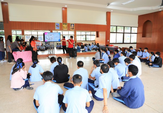 ภาพกิจกรรม  คณะวิทยาศาสตร์และเทคโนโลยี จัดค่ายวิทยาศาสตร์สัญจรโรงเรียนมัธยมพัชรกิติยาภา 2 กำแพงเพชร