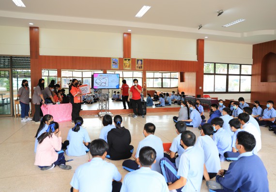 ภาพกิจกรรม  คณะวิทยาศาสตร์และเทคโนโลยี จัดค่ายวิทยาศาสตร์สัญจรโรงเรียนมัธยมพัชรกิติยาภา 2 กำแพงเพชร