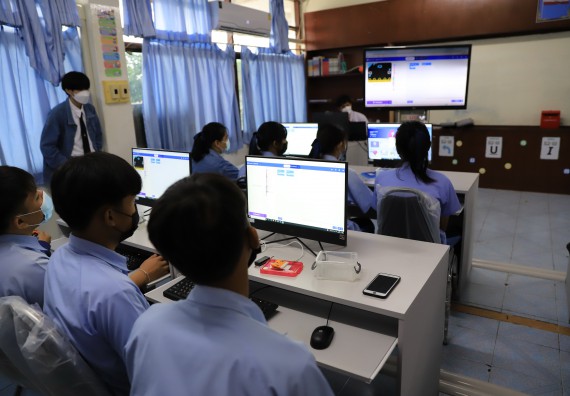 ภาพกิจกรรม  คณะวิทยาศาสตร์และเทคโนโลยี จัดค่ายวิทยาศาสตร์สัญจรโรงเรียนมัธยมพัชรกิติยาภา 2 กำแพงเพชร