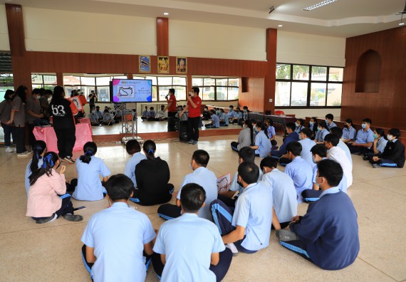 ภาพกิจกรรม  คณะวิทยาศาสตร์และเทคโนโลยี จัดค่ายวิทยาศาสตร์สัญจรโรงเรียนมัธยมพัชรกิติยาภา 2 กำแพงเพชร