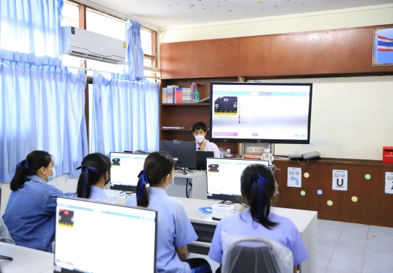 ภาพกิจกรรม  คณะวิทยาศาสตร์และเทคโนโลยี จัดค่ายวิทยาศาสตร์สัญจรโรงเรียนมัธยมพัชรกิติยาภา 2 กำแพงเพชร