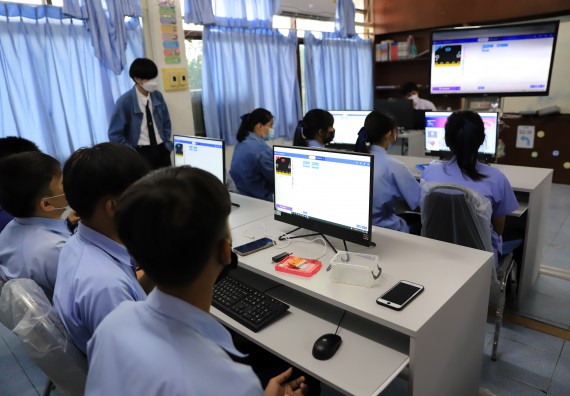 ภาพกิจกรรม  คณะวิทยาศาสตร์และเทคโนโลยี จัดค่ายวิทยาศาสตร์สัญจรโรงเรียนมัธยมพัชรกิติยาภา 2 กำแพงเพชร