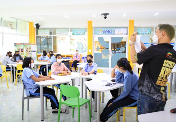 ภาพกิจกรรม  คณะวิทยาศาสตร์และเทคโนโลยี จัดค่ายวิทยาศาสตร์สัญจรโรงเรียนมัธยมพัชรกิติยาภา 2 กำแพงเพชร